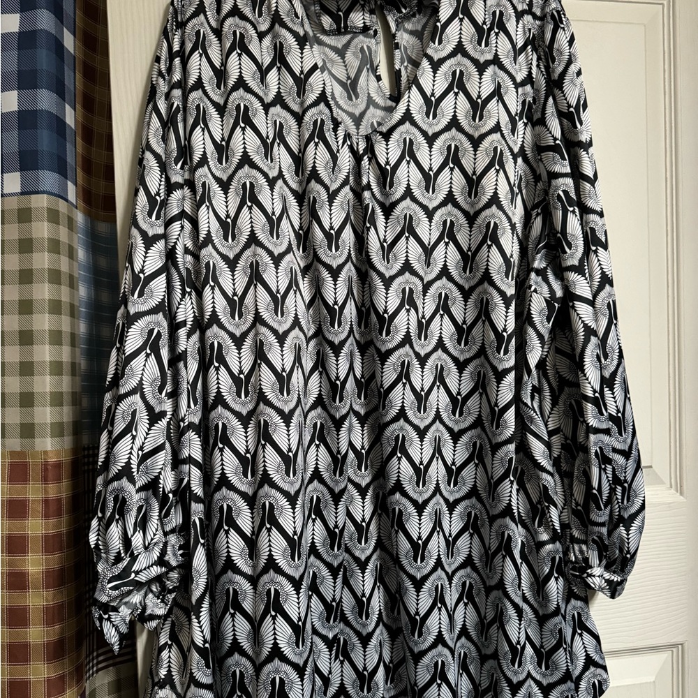 Melissa McCarthy Seven 7 top used very nice and pretty on